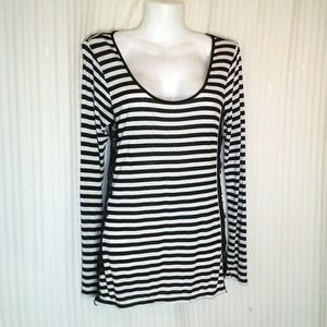 Max Studio Black & White Top